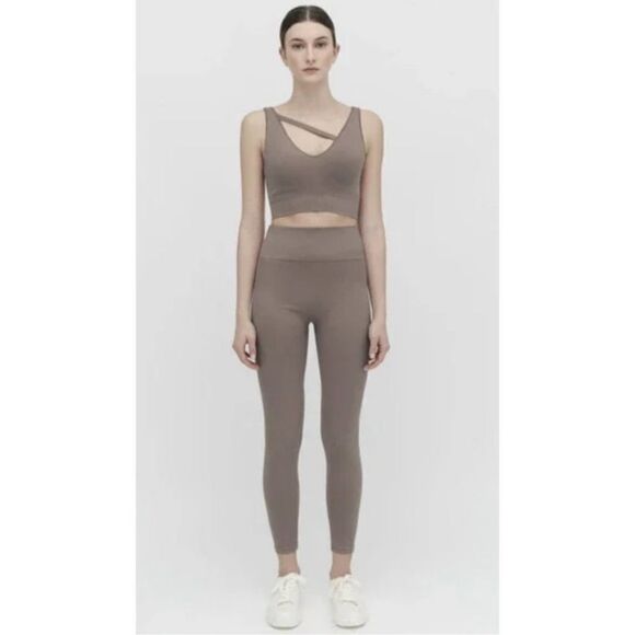 Cuyana 2022 Stretch High Waist Seamless Neutral Leggings in Mushroom Sz S/M - Picture 2 of 9